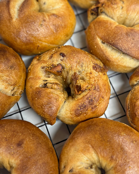 いちじくとクルミのベーグル