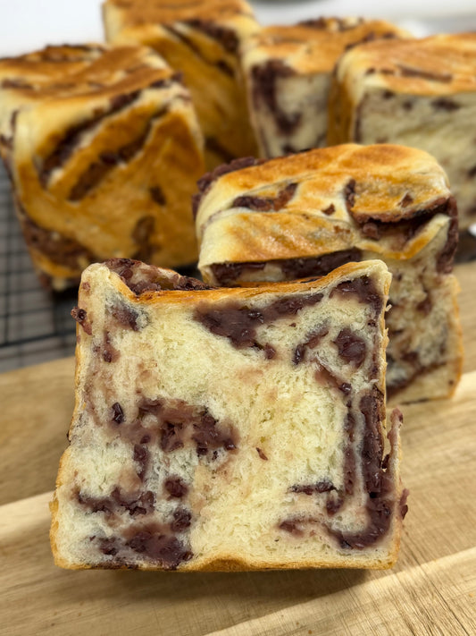 あん食パン【2分の1】