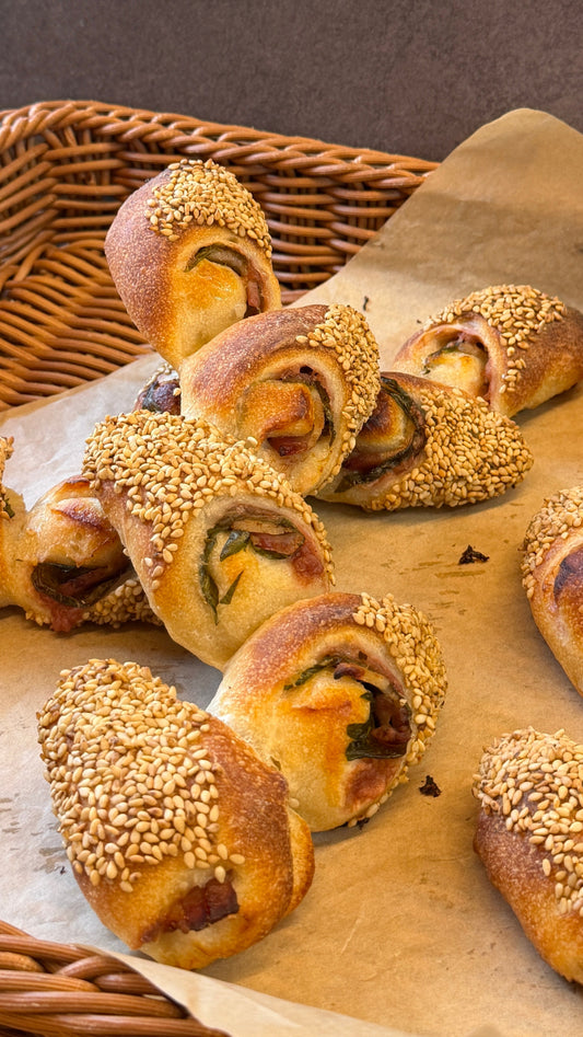 梅と大葉のベーコンエピ