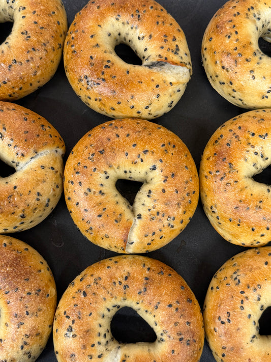 黒ごまあんベーグル